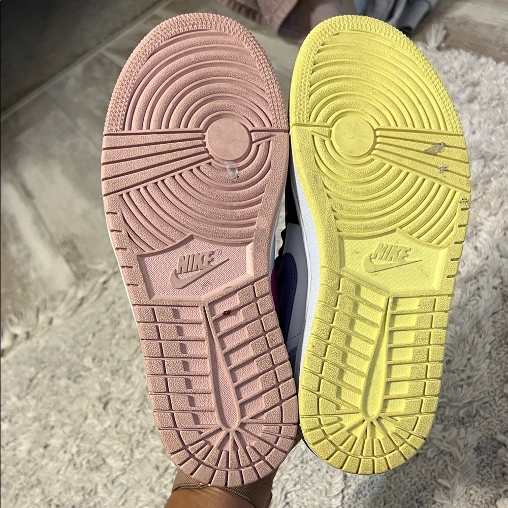 Jordan 1 Low SE mismatched - Picture 5 of 7